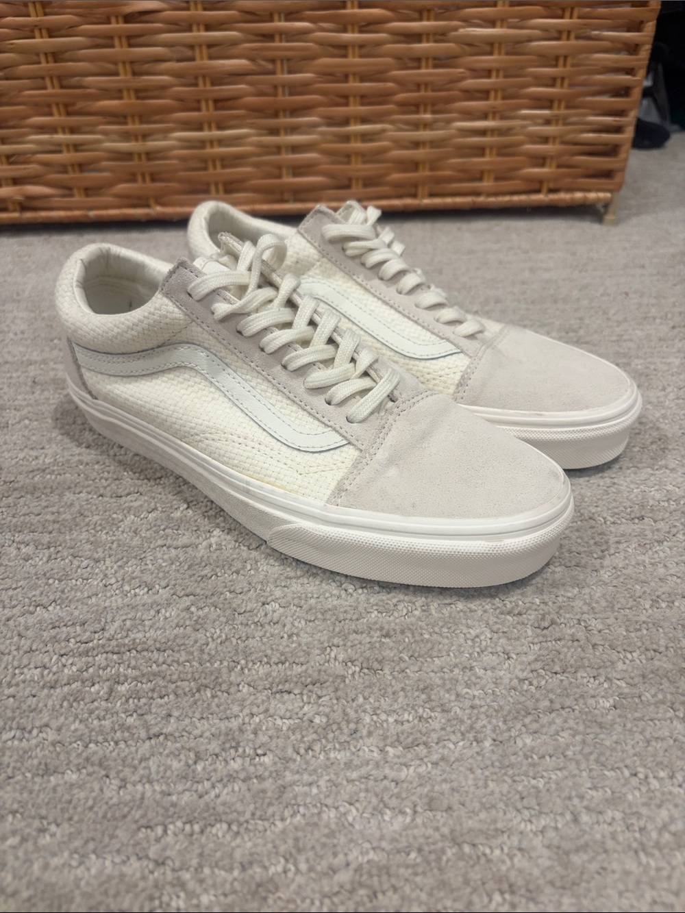 NWOT Vans Low-Top Sneakers in Cream and Light Gray